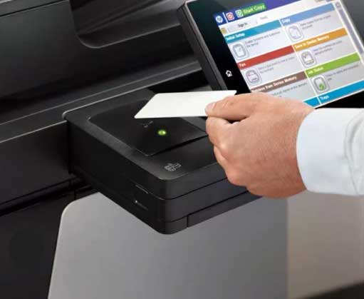 Biztonságos dokumentumkelezés,PIN kód vagy kártyás felhasználói azonosítás